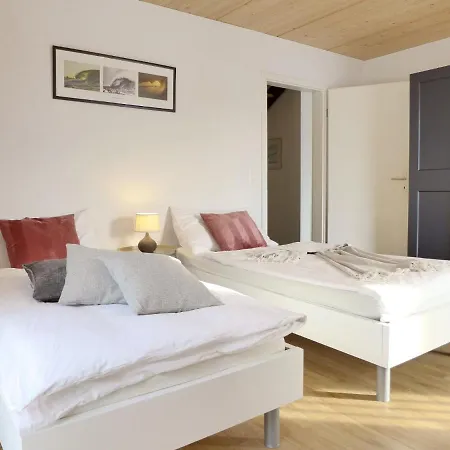 Apartment Hofstatt 4b By Interhome